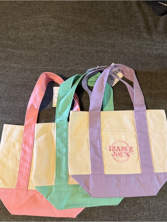 Trader Joe'S Handbags - Trader Joe's Canvas Tote Bag in Lavender & Cream